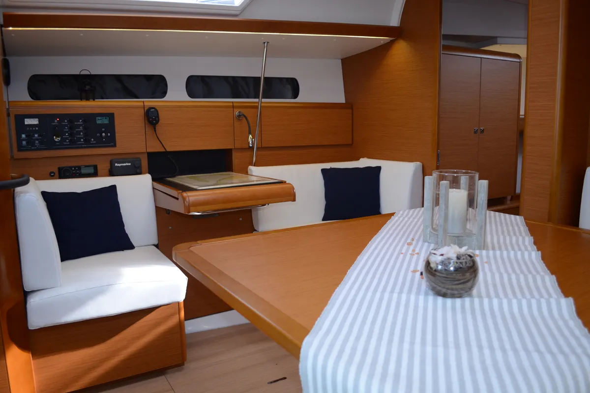 Salon of Luka Ploče, a Jeanneau Sun Odyssey 419 sailboat at Grad Ploče, Croatia