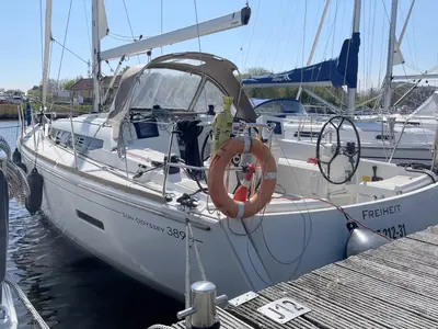 Deck of Freiheit, a Jeanneau Sun Odyssey 389 sailboat at Heiligenhafen, Germany