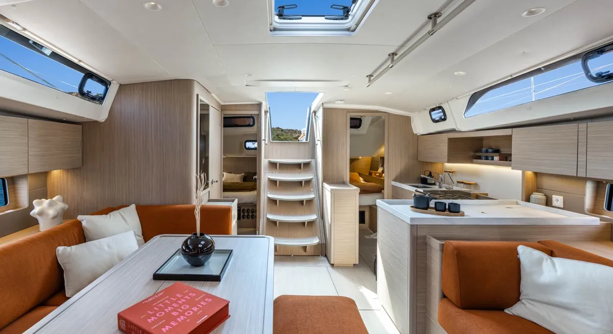 Salon of Nina, a Beneteau Oceanis 47 sailboat at Olbia, Italy