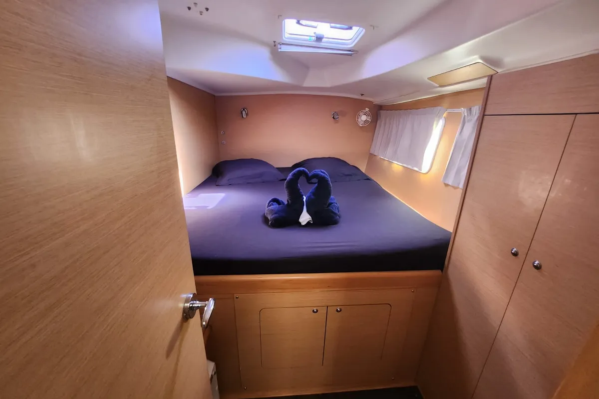 Cabin on Arcane, a Lagoon 380 catamaran at Pointe-à-Pitre, France