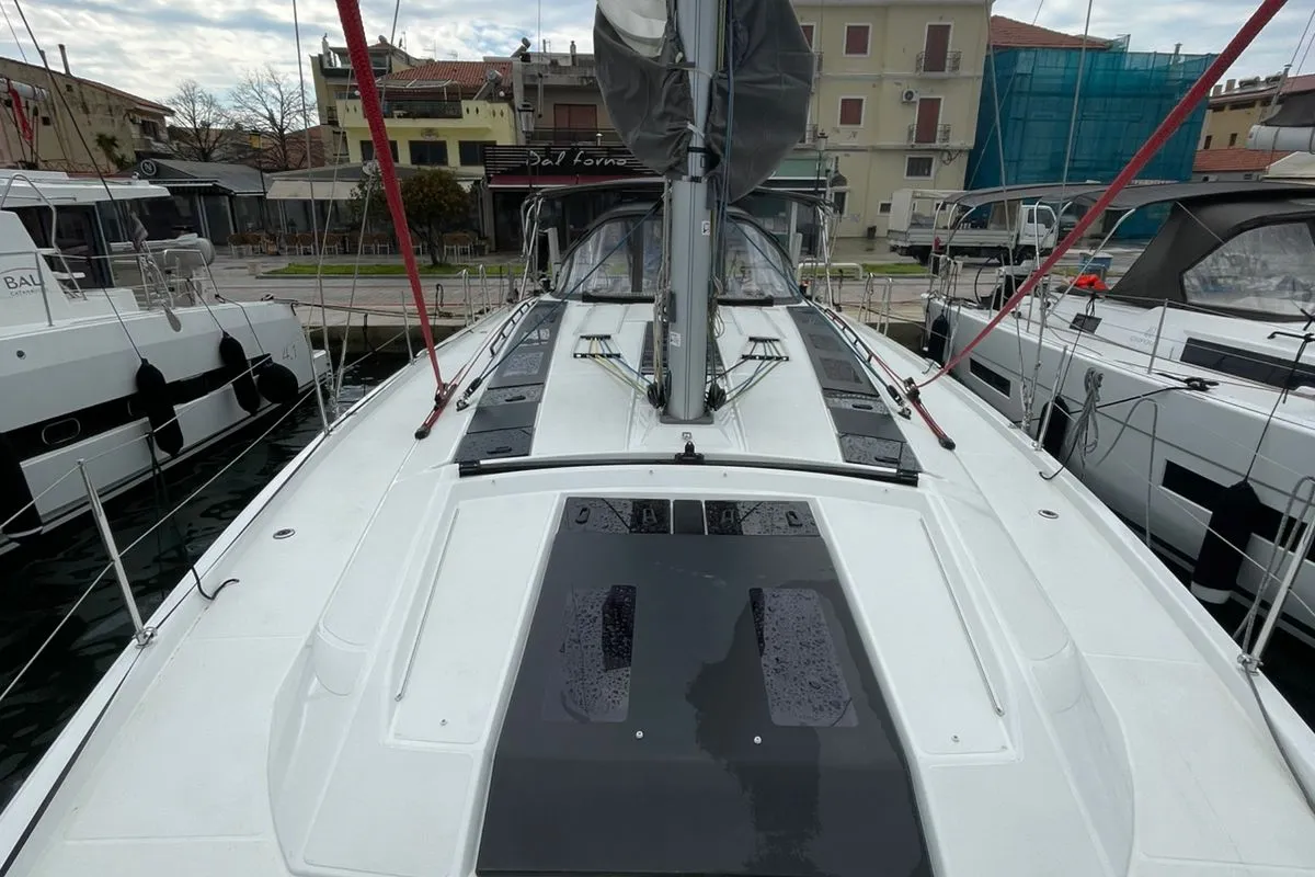 Luna, a Dufour 48 sailboat at Mytikas, Greece