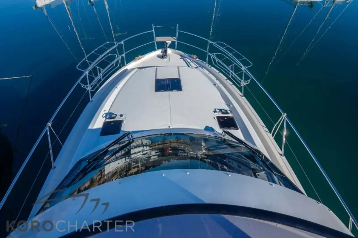 Alexander, a Bavaria Virtess 420 Fly motor yacht at Punat, Croatia