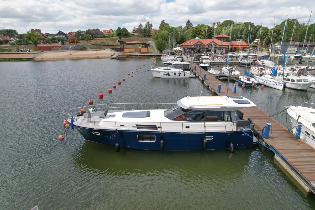 Exterior view of Nautika 1300 Royal, a Delphia Yachts Nautika 1300 motorboat at Wilkasy, Poland