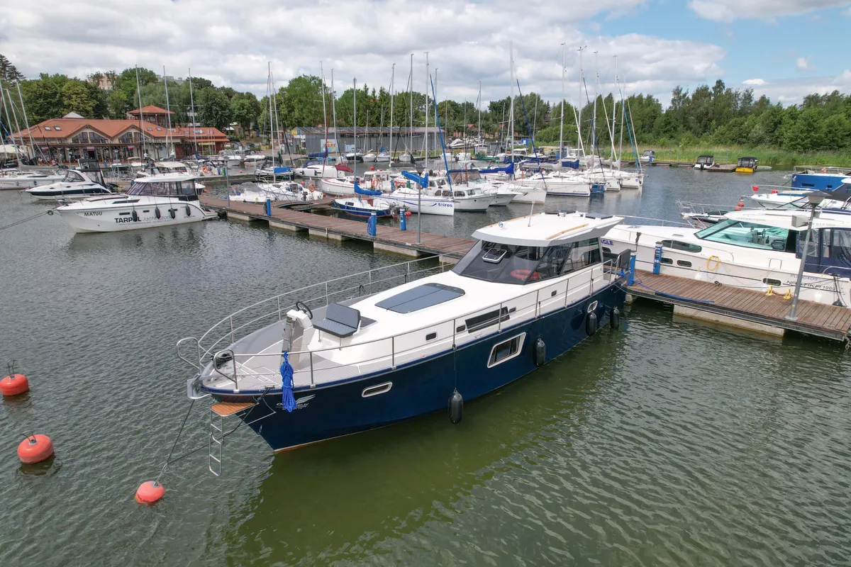 Exterior view of Nautika 1300 Royal, a Delphia Yachts Nautika 1300 motorboat at Wilkasy, Poland
