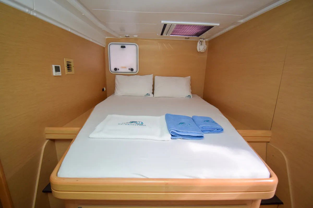 Cabin on Rain Dogs, a Lagoon 421 catamaran at Marmaris, Turkey