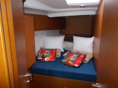 Cabin on In A Silent Way, a Jeanneau Sun Odyssey 519 sailboat at Tropea, Italy