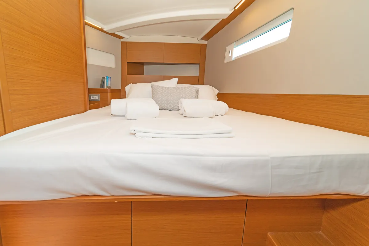 Cabin on Sea Whisper, a Jeanneau Sun Odyssey 410 sailboat at Volos Municipality, Greece