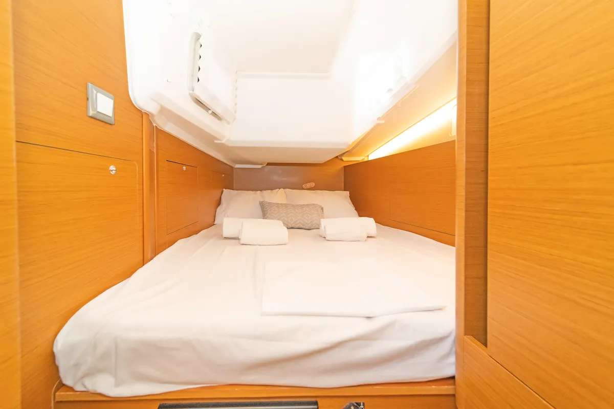 Cabin on Sea Whisper, a Jeanneau Sun Odyssey 410 sailboat at Volos Municipality, Greece