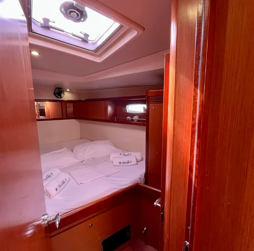 Cabin on Maistra, a Beneteau Oceanis 54 sailboat at Lavreotiki Municipal Unit, Greece