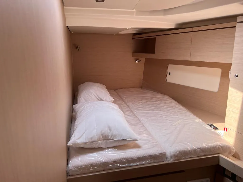 Cabin on Libery, a Beneteau Oceanis 51.1 sailboat at Capo d'Orlando, Italy