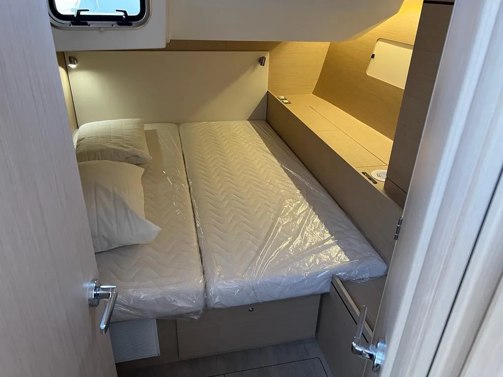 Cabin on Libery, a Beneteau Oceanis 51.1 sailboat at Capo d'Orlando, Italy