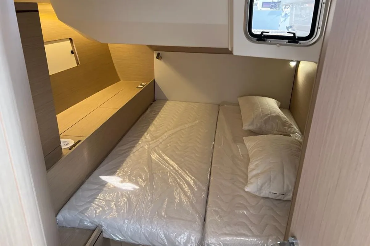 Cabin on Libery, a Beneteau Oceanis 51.1 sailboat at Capo d'Orlando, Italy