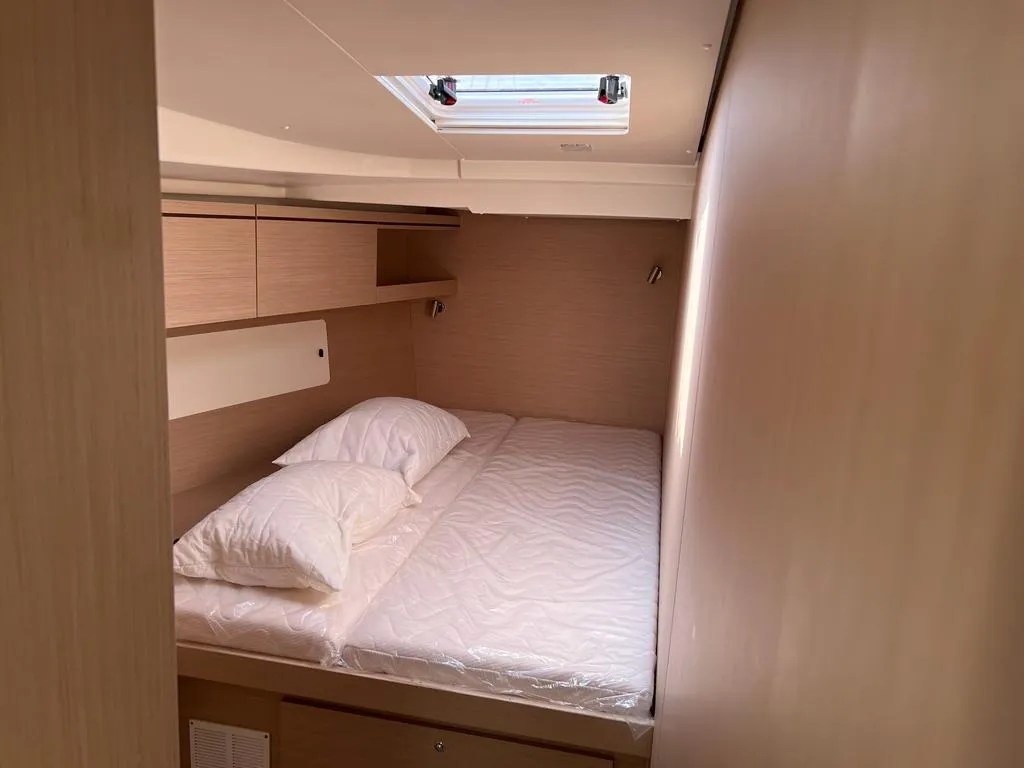 Cabin on Libery, a Beneteau Oceanis 51.1 sailboat at Capo d'Orlando, Italy