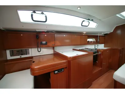 Senza Parole II, a Beneteau Oceanis 40 sailboat at Tonnarella, Italy