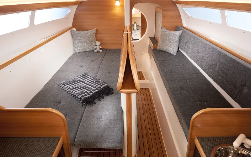 Cabin on Kalmos, a Quorning Yachts Dragonfly 28 sailboat at Toulon, France