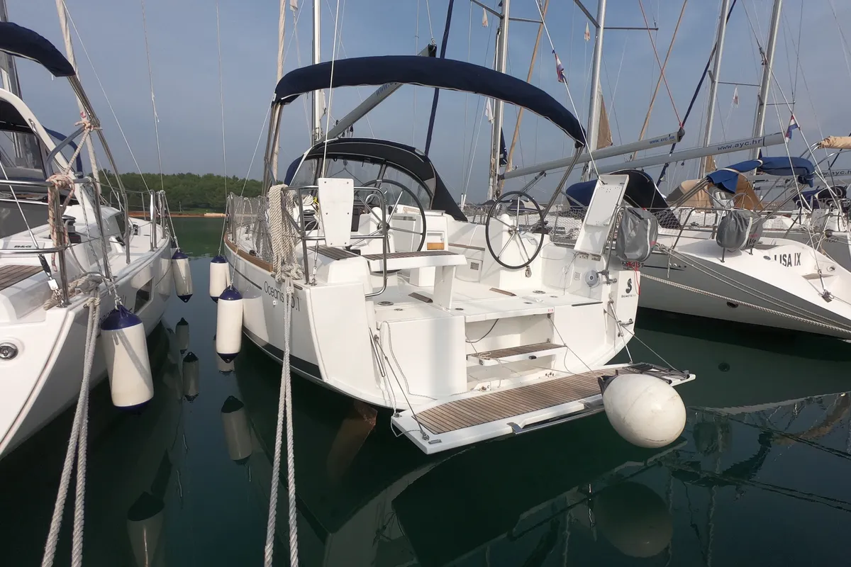 Exterior view of Abeona, a Beneteau Oceanis 35.1 sailboat at Medulin, Croatia
