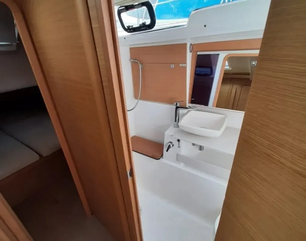 Head on Fiodena, a Dufour 430 sailboat at Palermo, Italy