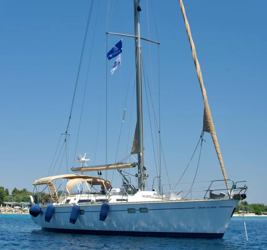 Exterior view of Stavros tou Notou, a Jeanneau 51 sailboat at Τροκαντερό, Greece