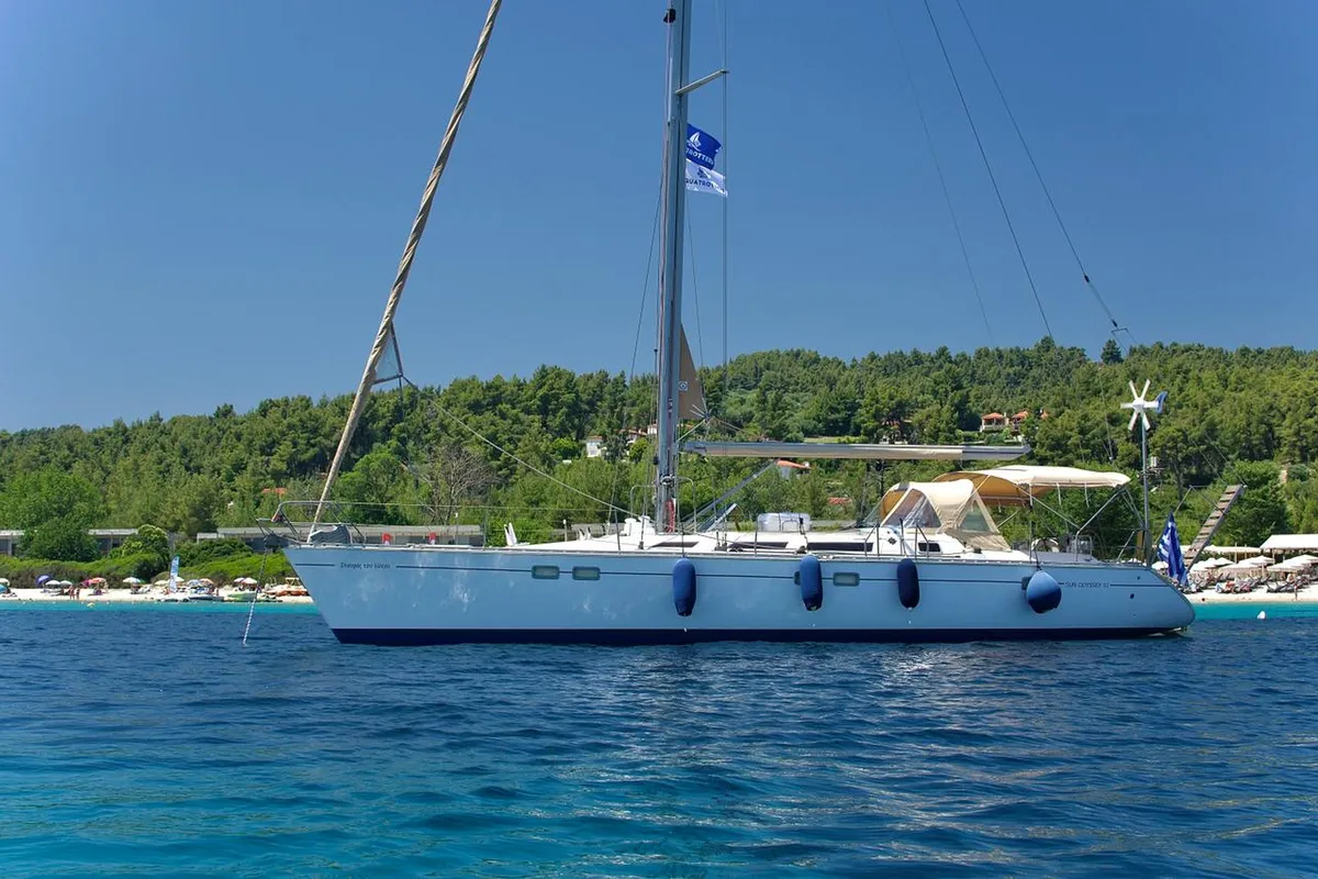 Exterior view of Stavros tou Notou, a Jeanneau 51 sailboat at Τροκαντερό, Greece