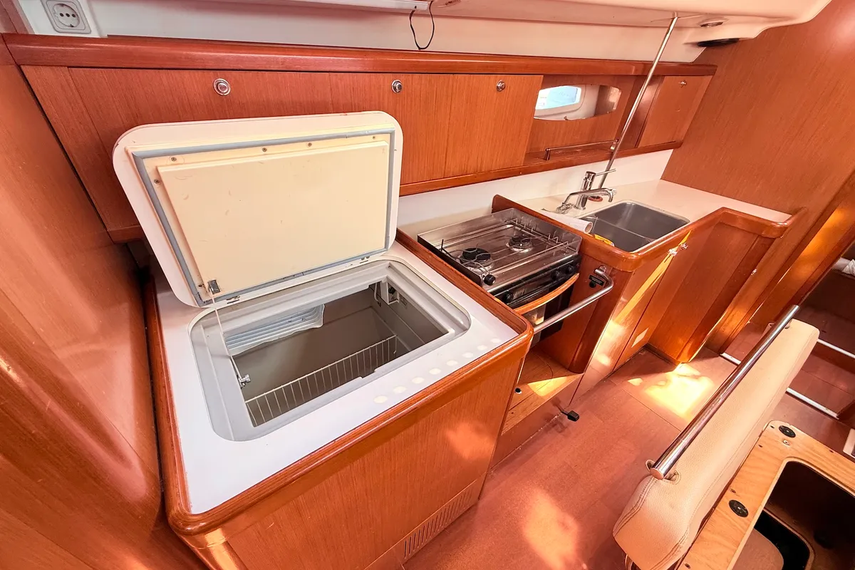 Valdeker II, a Beneteau Oceanis 43 sailboat at Općina Sukošan, Croatia