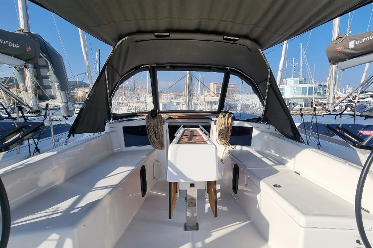 Cockpit of Flavours of the sea, a Dufour 37 sailboat at Vallauris, France