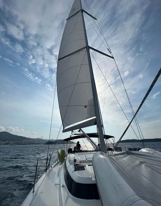 Exterior view of Roza Deflores 2, a Bavaria C50 sailboat at Split, Croatia