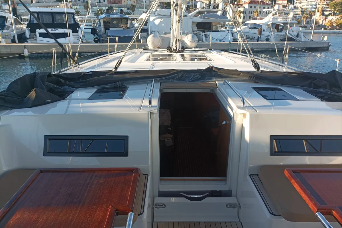 Deck of Roza Deflores 2, a Bavaria C50 sailboat at Split, Croatia