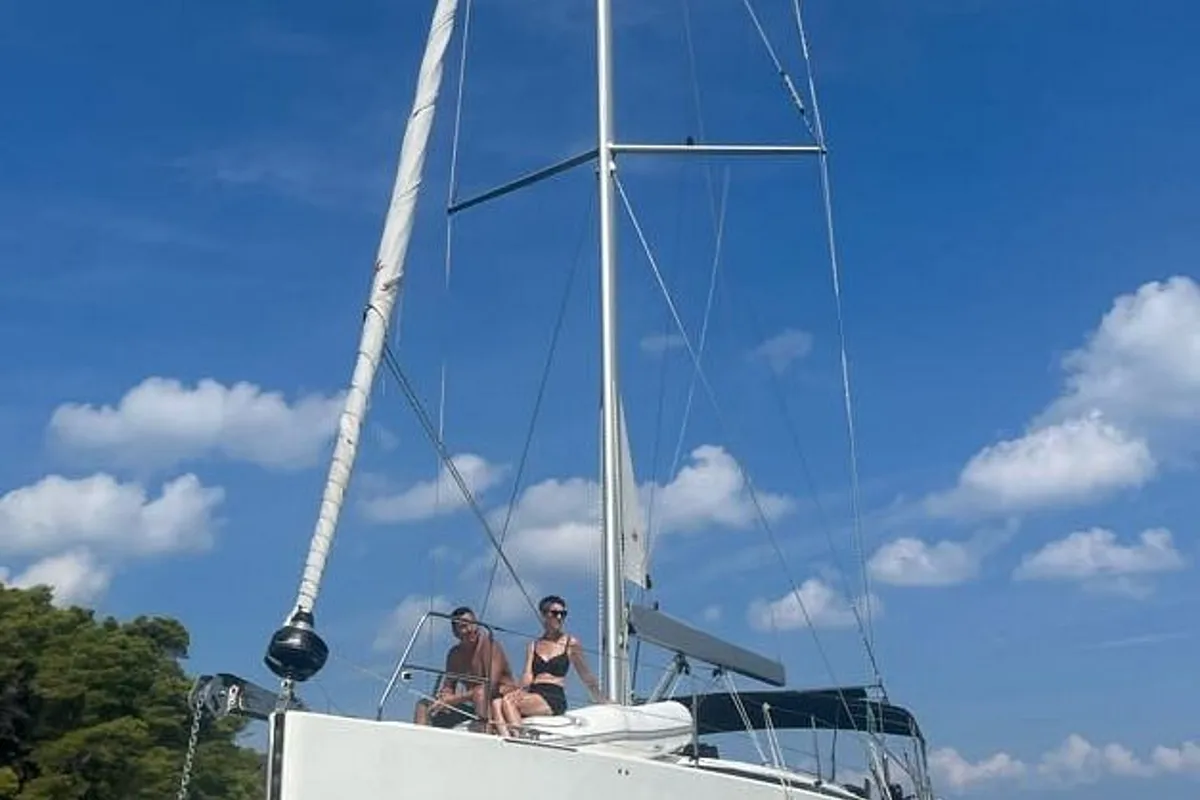 Exterior view of Roza Deflores 2, a Bavaria C50 sailboat at Split, Croatia