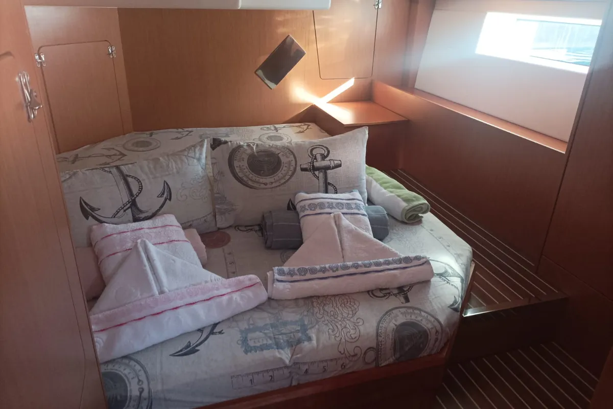 Cabin on Roza Deflores 2, a Bavaria C50 sailboat at Split, Croatia