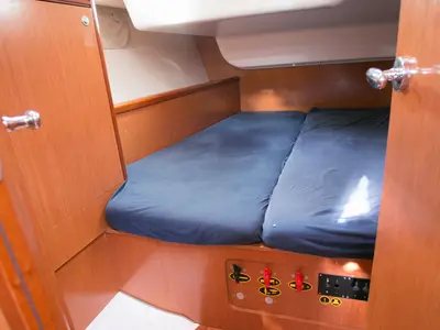 Cabin on Orsa Maggiore, a Beneteau Oceanis 43 sailboat at Piombino, Italy