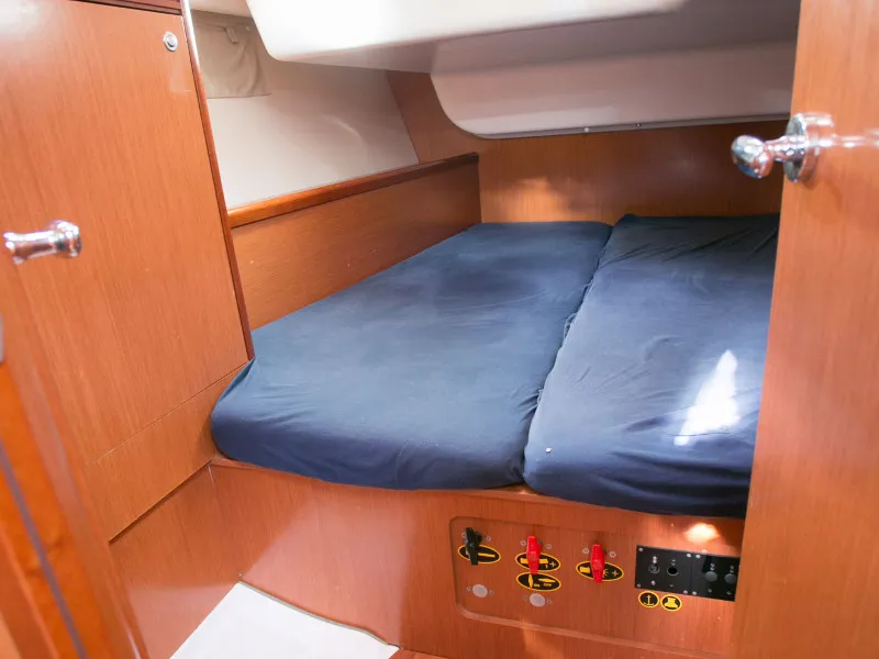 Cabin on Orsa Maggiore, a Beneteau Oceanis 43 sailboat at Piombino, Italy