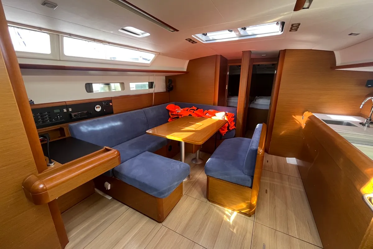 Salon of BELUNA, a Jeanneau Sun Odyssey 479 sailboat at Općina Sukošan, Croatia