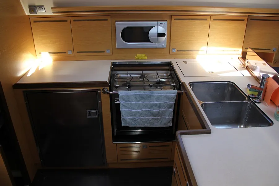 Galley of Okea Iris, a Elan 444 Impression sailboat at Lavreotiki Municipal Unit, Greece