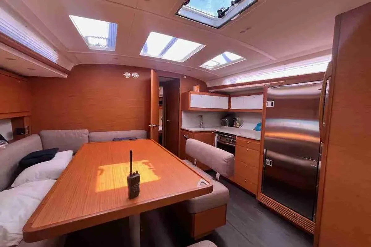 Salon of Thalis II, a Dufour 470 sailboat at Agropoli, Italy