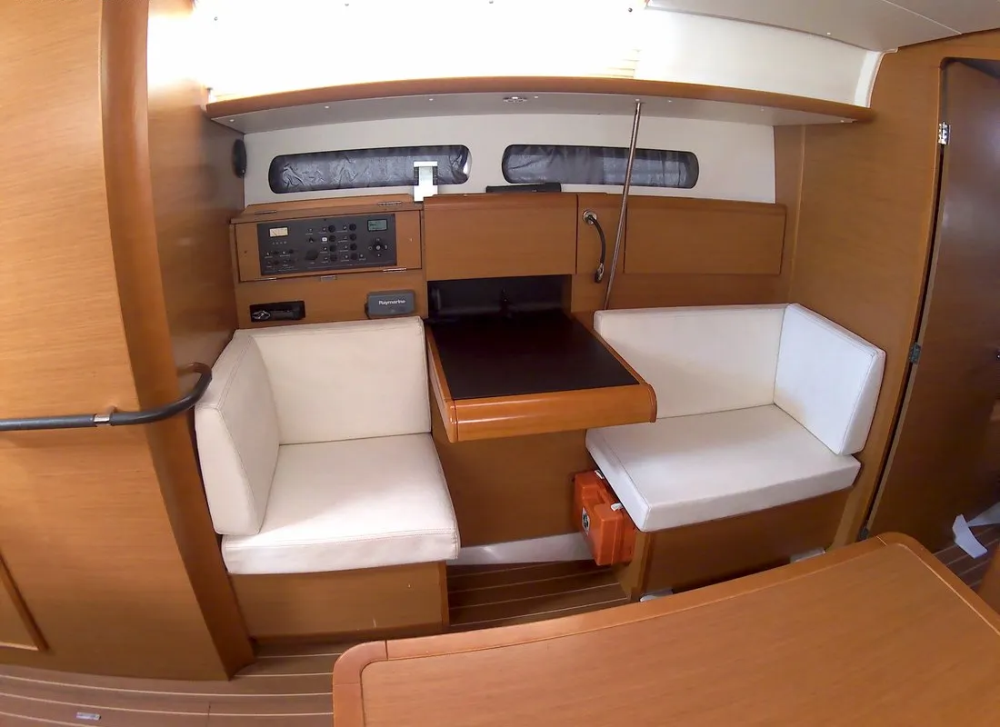 Salon of Traveller, a Jeanneau Sun Odyssey 409 sailboat at Kontokali, Greece