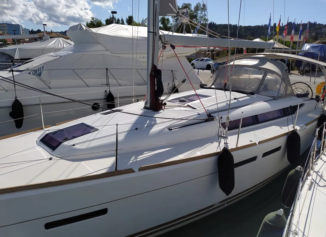 Exterior view of Traveller, a Jeanneau Sun Odyssey 409 sailboat at Kontokali, Greece