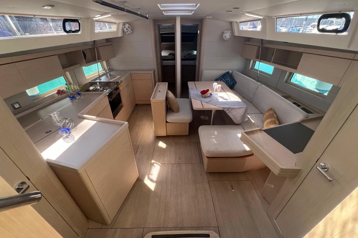 Salon of Orione, a Beneteau Oceanis 46.1 sailboat at Rosignano Solvay, Italy