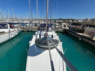 Deck of Orione, a Beneteau Oceanis 46.1 sailboat at Rosignano Solvay, Italy