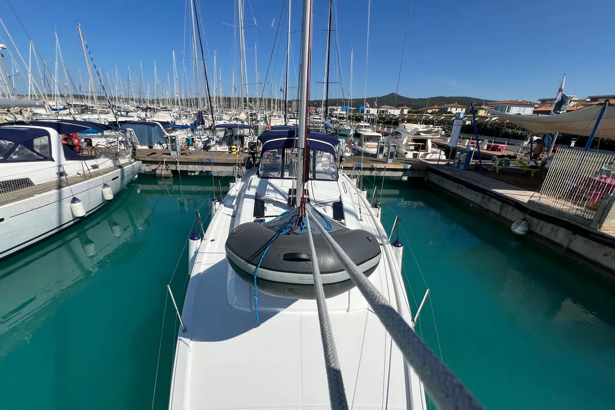 Deck of Orione, a Beneteau Oceanis 46.1 sailboat at Rosignano Solvay, Italy