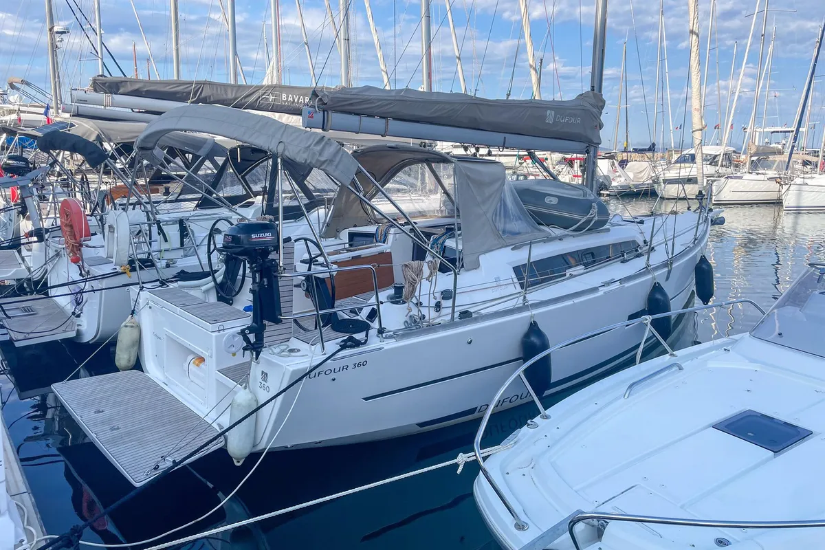 Exterior view of Eolya, a Dufour 360 GL sailboat at Hyères, France