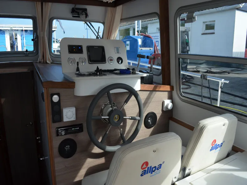 Cockpit of Drait 83, a De Drait Bravoure 34 motorboat at Drachten, Netherlands