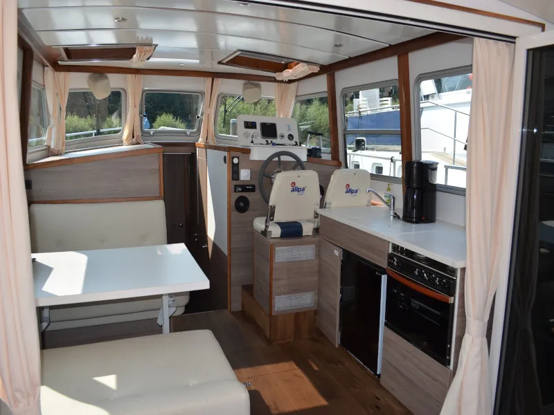Salon of Drait 83, a De Drait Bravoure 34 motorboat at Drachten, Netherlands