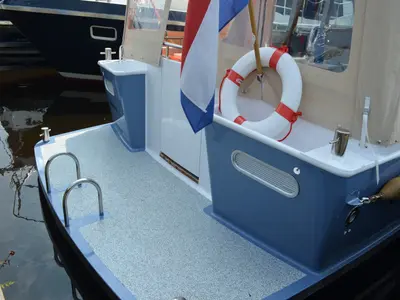 Deck of Drait 83, a De Drait Bravoure 34 motorboat at Drachten, Netherlands