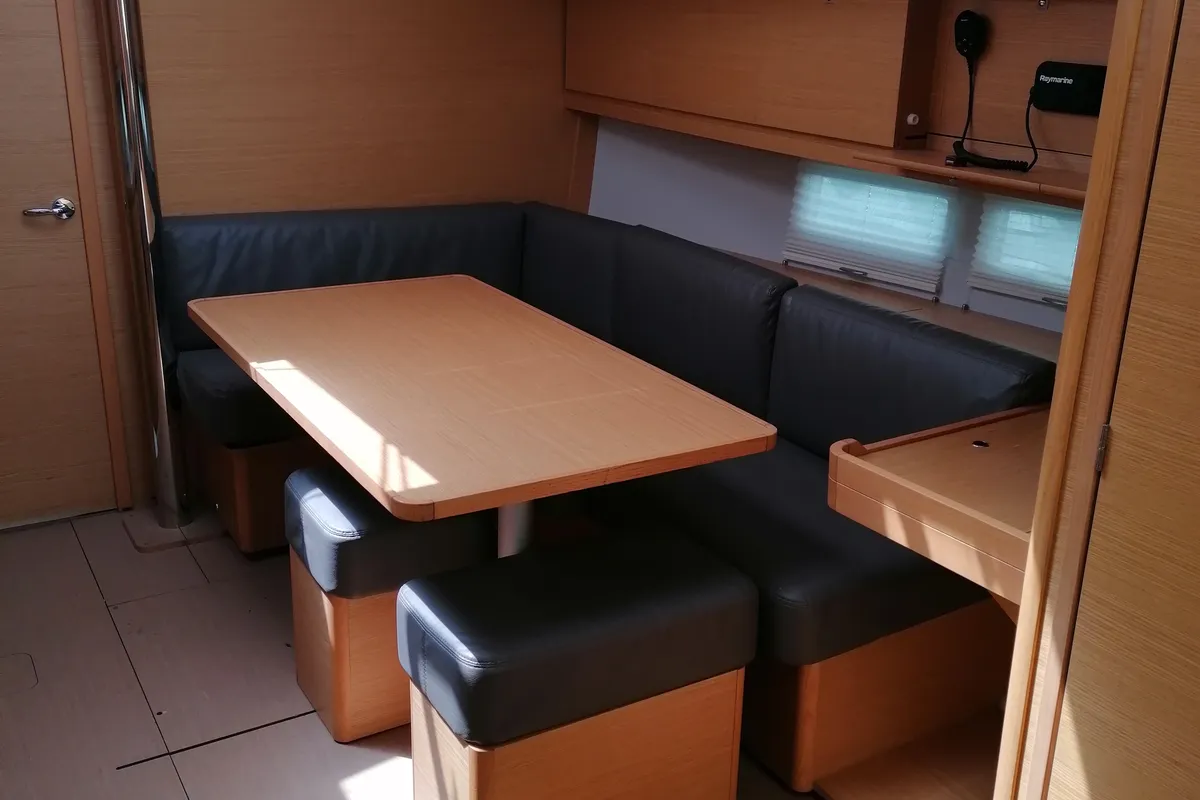 Salon of Parbleu, a Dufour 390 Grand Large sailboat at Capo d'Orlando, Italy