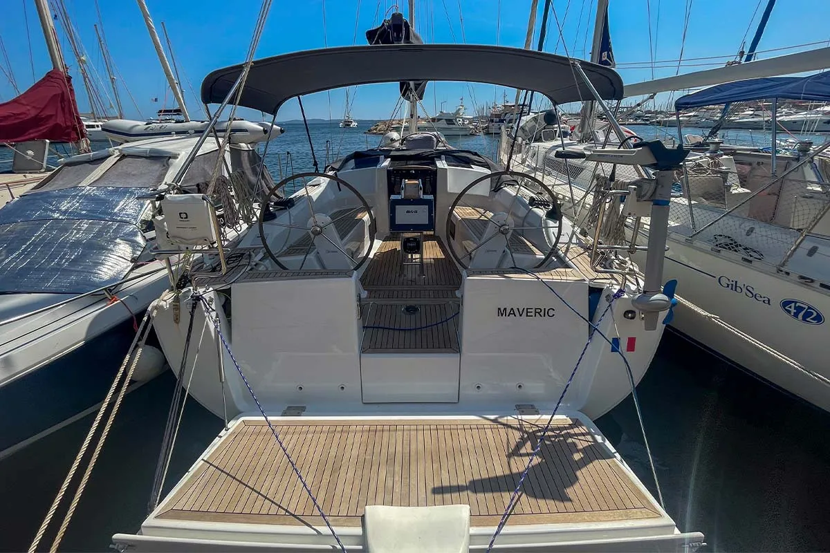 Exterior view of Maveric, a Hanse 348- 3 cab. sailboat at Hyères, France