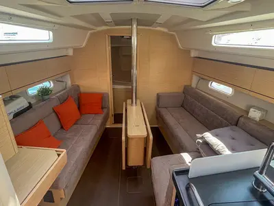 Salon of Maveric, a Hanse 348- 3 cab. sailboat at Hyères, France