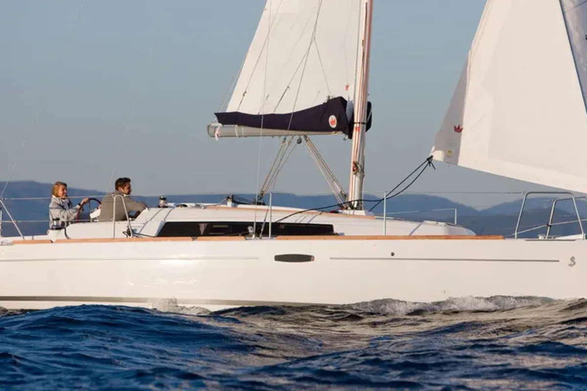 Exterior view of Sunsail 31 Classic, a Beneteau Oceanis 311 sailboat at Procida, Italy