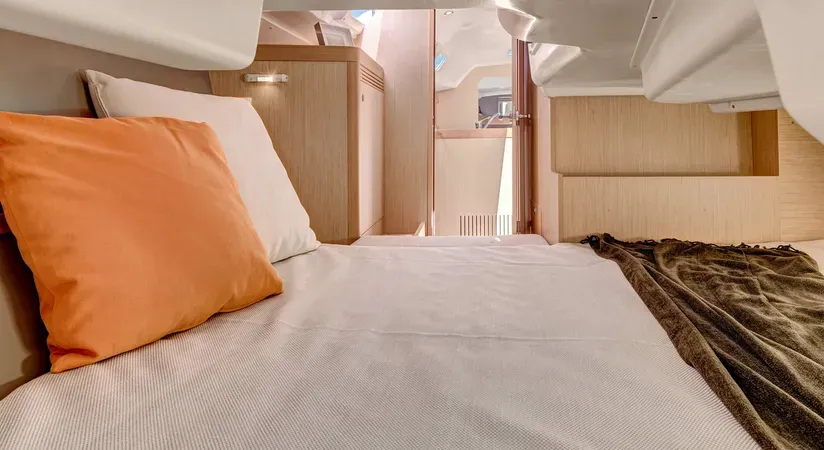 Cabin on Sunsail 31 Classic, a Beneteau Oceanis 311 sailboat at Procida, Italy