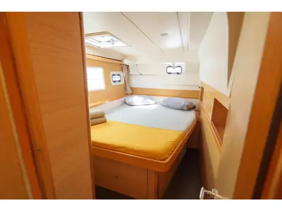 Cabin on Poe Miti, a Lagoon 400 S2 catamaran at Papeete, France