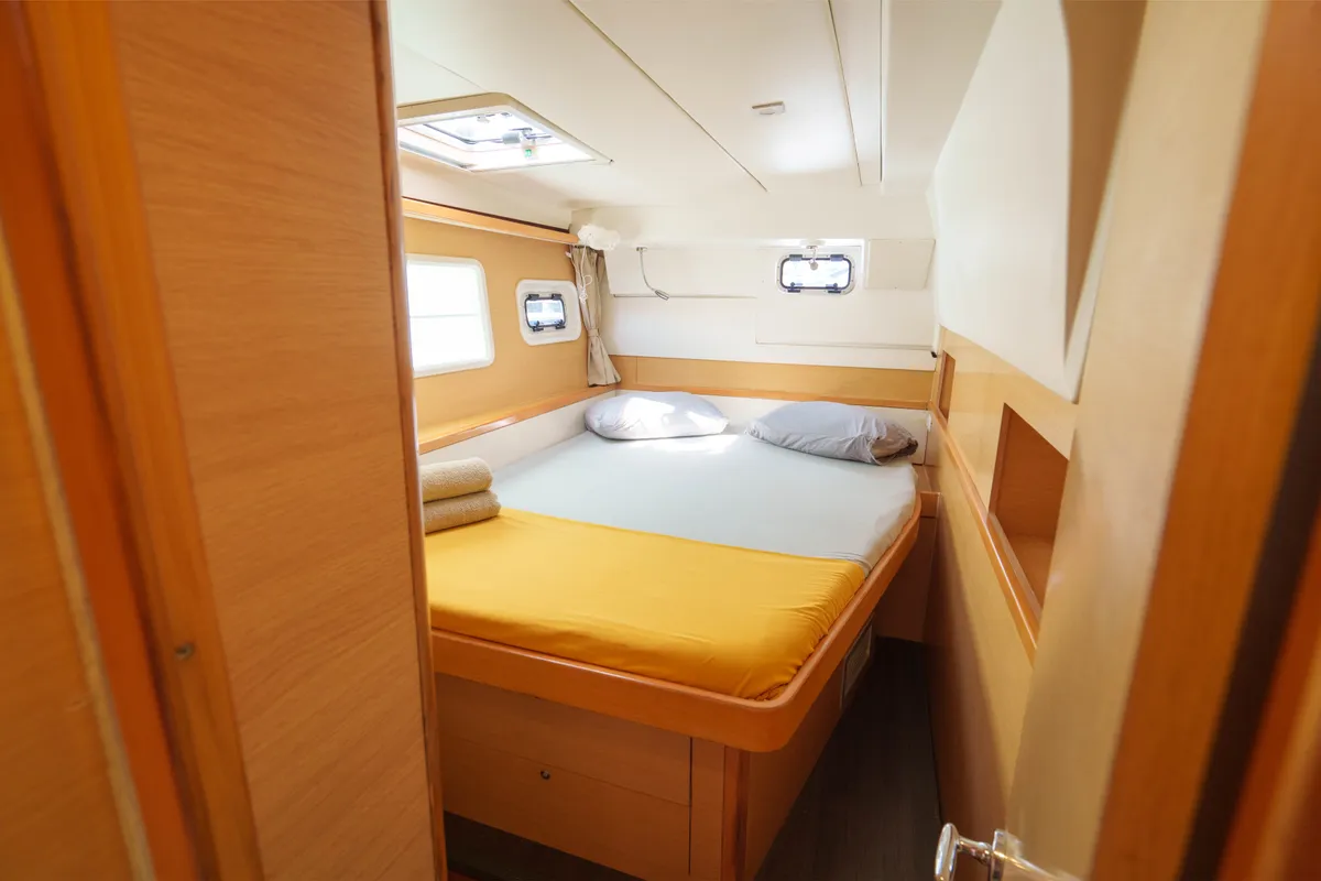 Cabin on Poe Miti, a Lagoon 400 S2 catamaran at Papeete, France